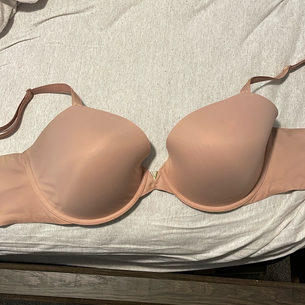 Victoria’s Secret T-Shirt Bra